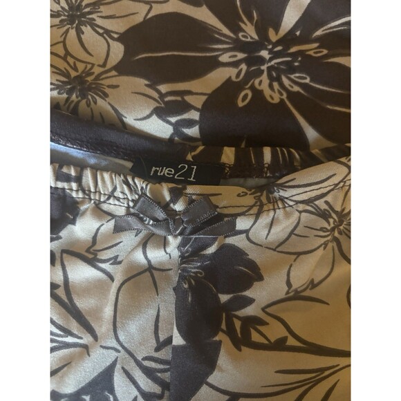 Rue 21 Silky Pajama Set. Beige & Brown Floral. Tank Top w/ Shorts Small - Picture 14 of 14